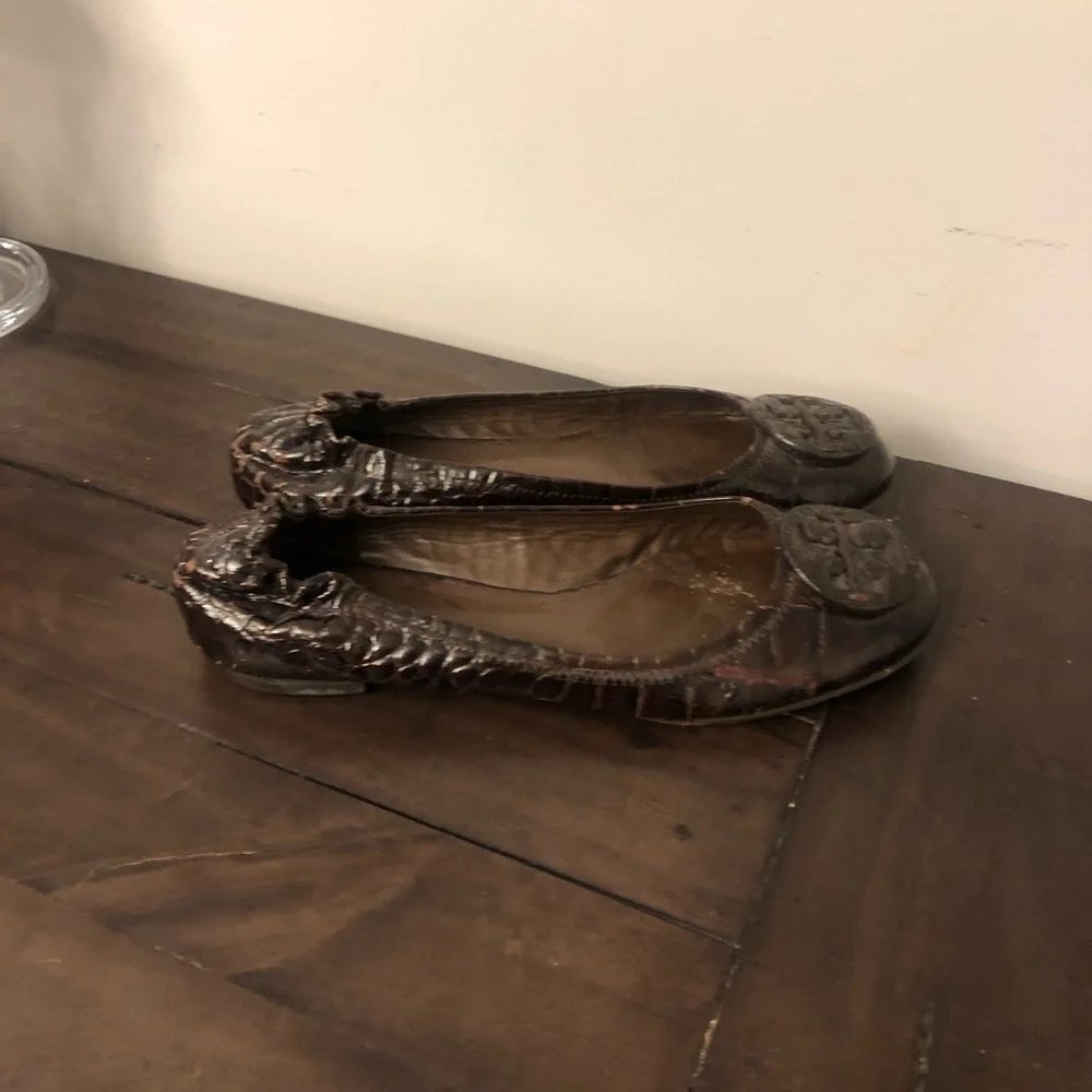 Tory Burch reva brown crocodile print flats